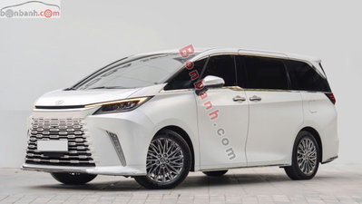 Xe Lexus LM 500h 2025