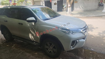 Xe Toyota Fortuner 2.4G 4x2 AT 2019