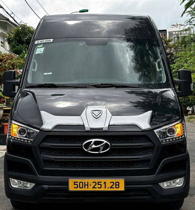 HYUNDAI SOLATI LIMOUSINE SX 2019 10 GHẾ CÓ TRẢGOP