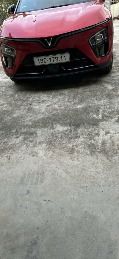Xe điện VinFast VF7 Eco 2024 Đỏ mận