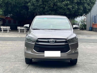 Toyota Innova 2017 Đồng ánh kim