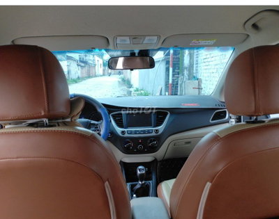 Hyundai Accent Bạc Số sàn