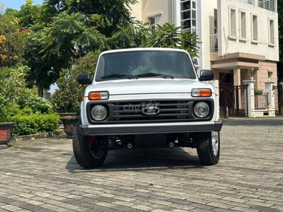 LADA NIVA Legend Trắng