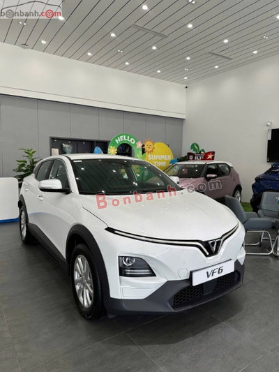 Xe VinFast VF6 Eco 2026