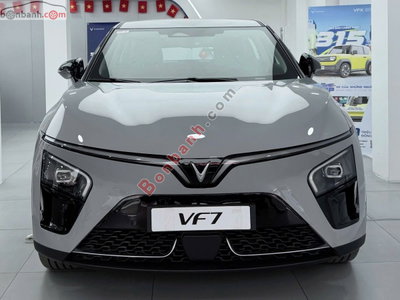 Xe VinFast VF7 Eco 2026