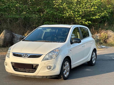 Hyundai i20 2011 Trắng 140.000 km