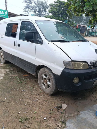 Hyundai Starex Trắng