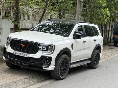 Ford Everest Titanium 4x4 2025 Trắng