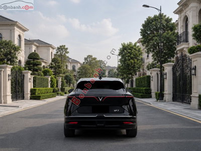 Xe VinFast VF7 Plus AWD 2026