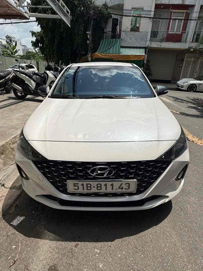 Hyundai Accent 2024 bản tiêu chuẩn màu Trắng