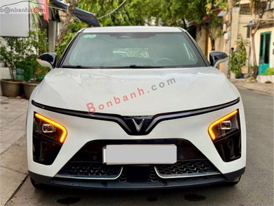 Xe VinFast VF7 Plus AWD 2024