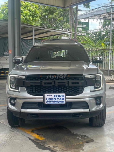 ✅Ford Everest 2022 Titanium 4x4 10 AT Bạc 26.000km