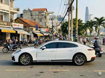 Porsche Panamera E Hybrid Executive 1500km