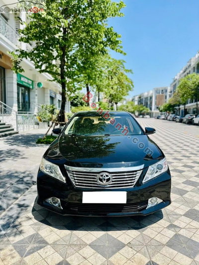 Xe Toyota Camry 2.0E 2013