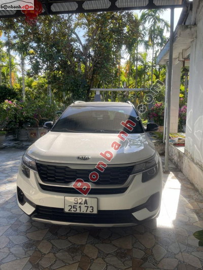 Xe Kia Seltos Deluxe 1.4 AT 2021