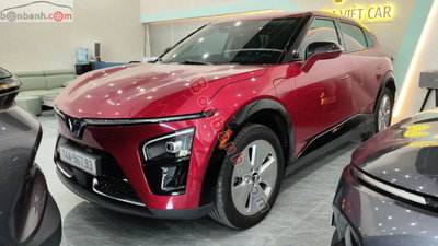 Xe VinFast VF7 Eco 2025