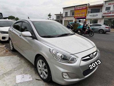 Hyundai Accent 2013 Số sàn Bạc 9000km/năm