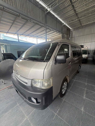 Toyota Hiace 2006 Xăng Bạc
