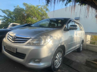 Toyota Innova 2009 Bạc 8 chỗ