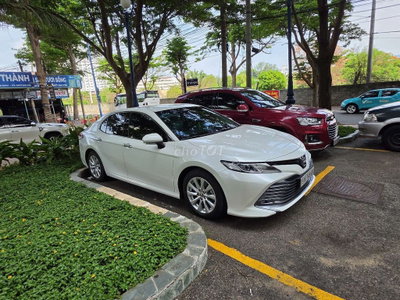 Toyota Camry 2.0G 2021 Trắng 34260 km