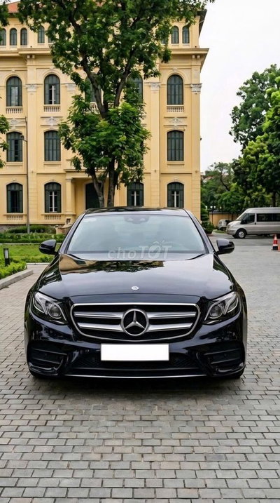 Mercedes E300 AMG 2019 Đen nâu siêu lướt