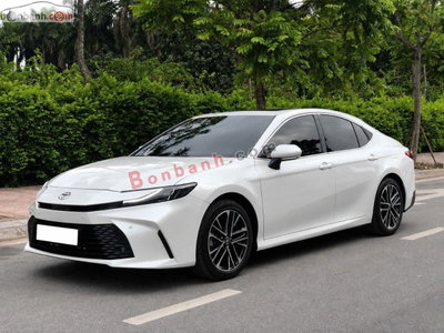 Xe Toyota Camry 2.0Q 2025