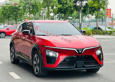 Xe VinFast VF7 Eco 2025