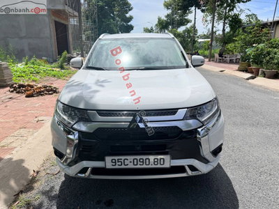 Xe Mitsubishi Outlander 2.0 CVT 2023