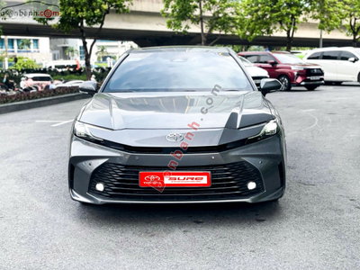 Xe Toyota Camry 2.0Q 2025