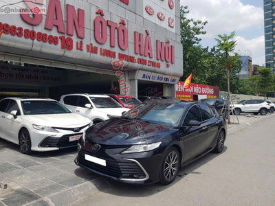 Xe Toyota Camry 2.0Q 2021