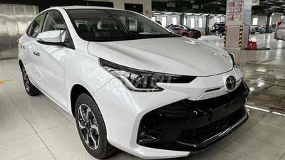 Toyota Vios G CVT 2023 Trắng ngọc trai 33.000 km