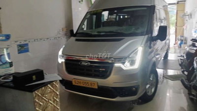 Ford Transit 2022 16 chỗ Bạc