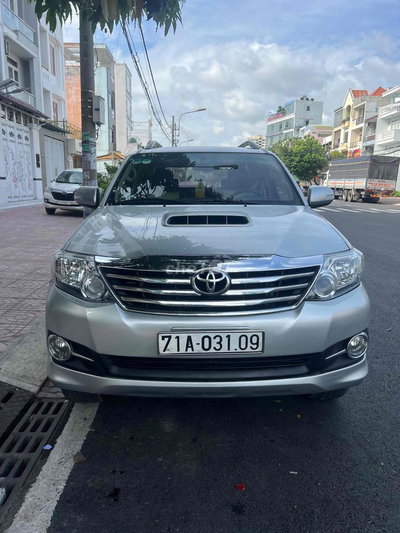 Toyota Fortuner 2016 Bạc