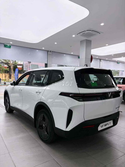 SIÊU ƯU ĐÃI MPV7 GIẢM GIÁ KHỦNG TRONG THÁNG 6