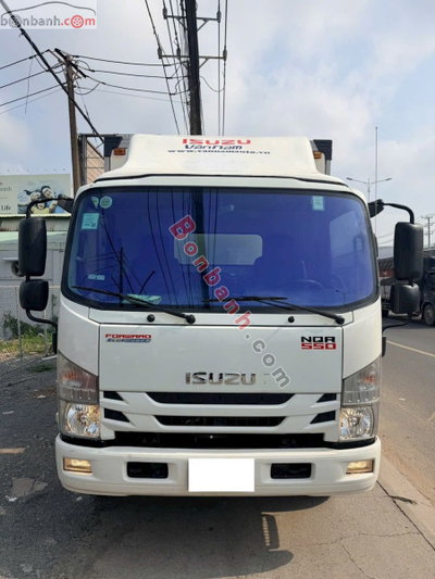 Xe Isuzu NQR 75LE4A Thùng Kín 2020