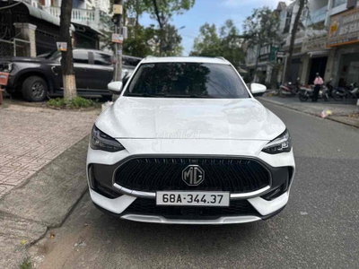 MG HS LUX 2024 Trắng 32.000 km