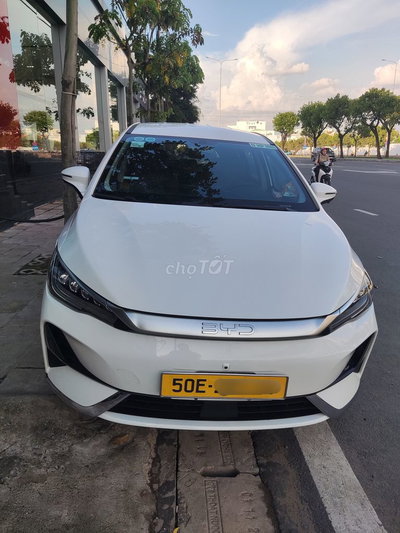 BYD M6 2025 Trắng 32.800 km