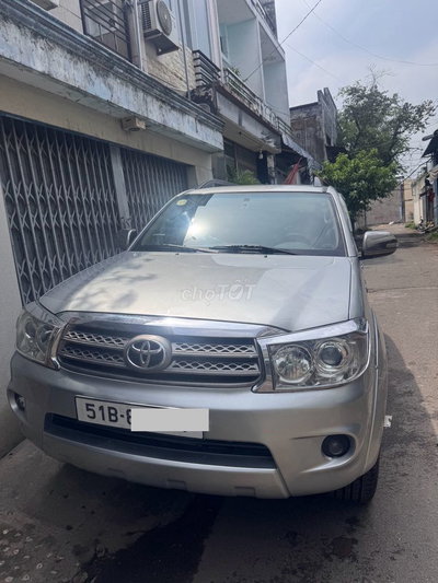 Toyota Fortuner 2011 Bạc 140.000 km