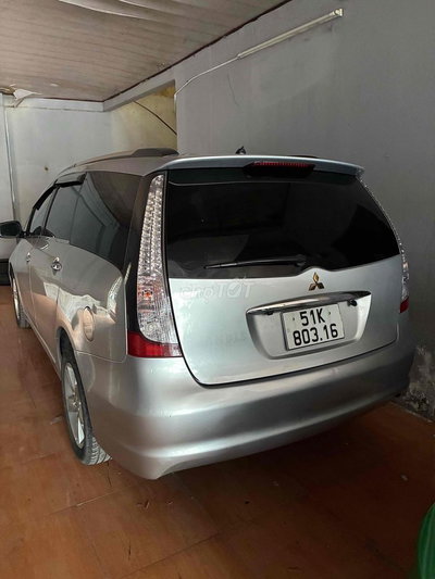 Mitsubishi Grandis 7 chỗ Số tự động Bạc