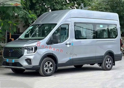 Xe Ford Transit Premium 2026