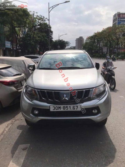 Xe Mitsubishi Triton 4x2 AT 2018