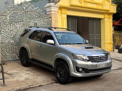 Toyota Fortuner 7 chỗ số sàn- máy Dầu