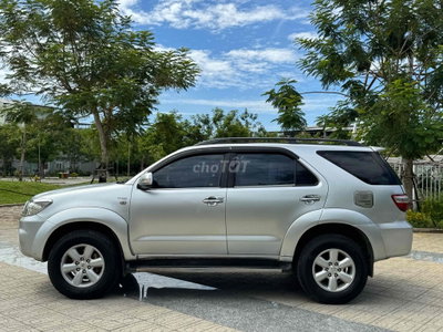 TOYOTA FOTUNER 2011 MT DẦU