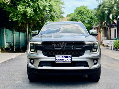 Ford Everest Titanium 2022 26.000km Bạc