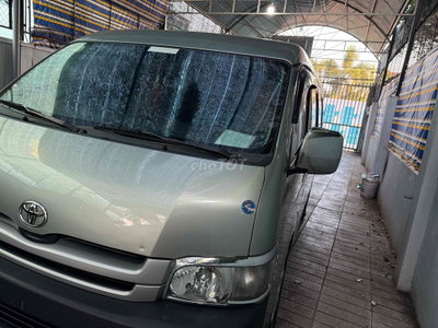 Toyota Hiace Đời 2010