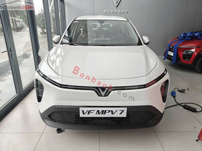 Xe VinFast VF MPV 7 AT 2026