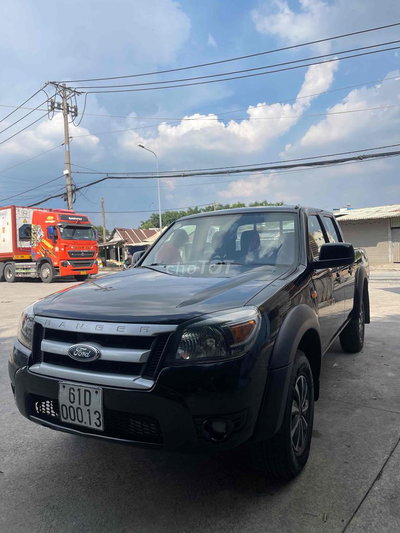 Ford Ranger Số sàn màu Đen