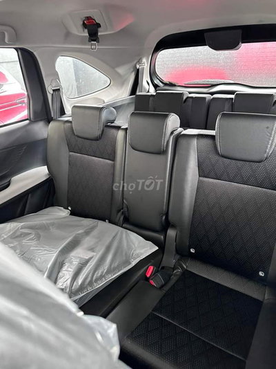 Toyota Innova 7 chỗ màu Đen Xăng