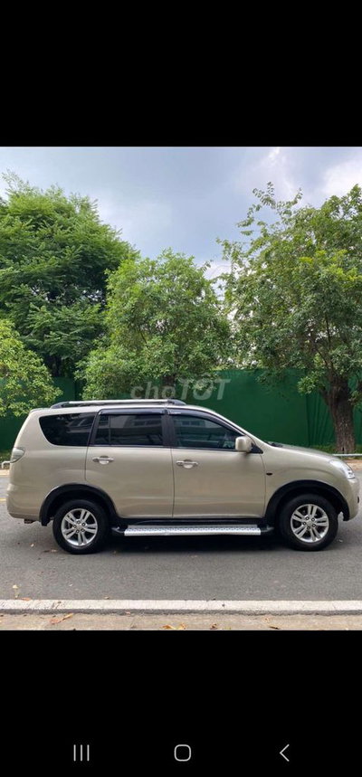 Mitsubishi Zinger 7 chỗ màu Vàng cát