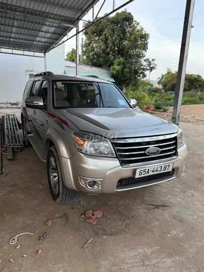 Ford Everest 2010 std Vàng cát 7 chỗ 130.349 km